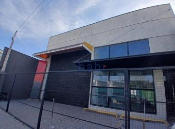 Comercial · 300m² · 8 Vagas · Galpão / Depósito / Armazém para venda e aluguel em Jardim Bertanha de 300.00m² com 8 Garagens