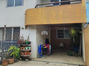 Casa · 120m² · 3 Quartos · 1 Vaga · Sobrado para venda em Boa Vista de 120.00m² com 3 Quartos e 1 Garagem