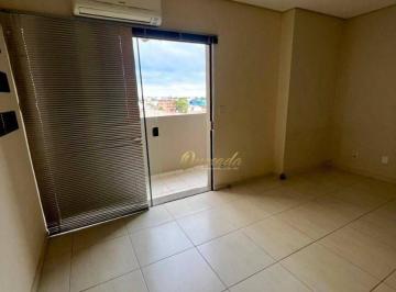 4d871e4df9caf4cc2c1d75d388187587b97c5c6c · Sala comercial para locação com 48,70 m² e sacada no Edifício Kennedy Office.