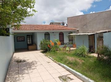 2bb566636901110fe624165a61a9093b22bce177 · Casa com 3 dormitórios à venda, 100 m² por R$ 427.000,00 - Uberaba - Curitiba/PR