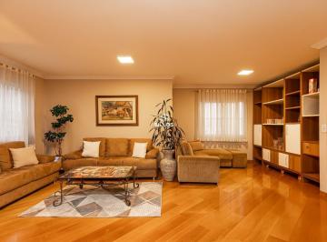 Casa · 191m² · 3 Quartos · 3 Vagas · Sobrado à venda com 3 quartos no Pilarzinho em Curitiba