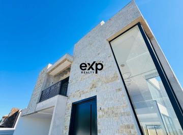 Casa · 295m² · 4 Quartos · Casa de Alto Padrão | Sofisticação, Conforto e Vista Privilegiada