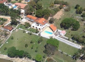 Foto 01 · Chácara 1,5 Alqueires, Casa Sede com 6 Dormitórios, 5 Suítes Sendo 1 Suíte Master, Sala Com Lareira,