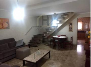Casa · 179m² · 3 Quartos · 2 Vagas · Sobrado à venda com 179 metros 3 dormitórios e 1 edícula. Bairro Paulicéia. São Bernardo do Campo.