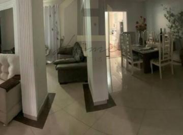 Casa · 300m² · 3 Quartos · 4 Vagas · Sobrado à venda com 300 metros 3 dormitórios sendo 1 suíte. Bairro Centreville. Santo André.