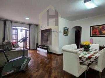 Apartamento · 120m² · 3 Quartos · 2 Vagas · Apartamento em prédio baixo de 120m² à venda em Santa Maria, Santo André-SP: 3 quartos, 1 suíte, 2 s