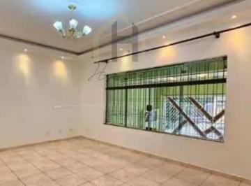 Casa · 310m² · 3 Quartos · Imóvel Espaçoso na Vila Clarice: Sobrado de 3 Quartos, 3 Suítes, 2 Salas e 310m² em Santo André-SP!