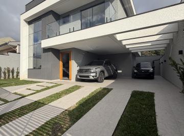 Casa de 3 quartos, Colombo · Sobrado Alto Padrão com Suíte e Pé-Direito Duplo