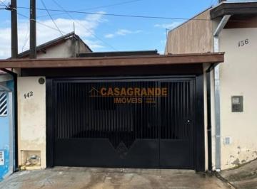 Casa · 65m² · 2 Quartos · 2 Vagas · Casa Térrea no Jardim Santa Inês 3, recém reformada.