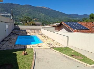 Casa · 247m² · 2 Quartos · 3 Vagas · Casa à venda com piscina em Atibaia