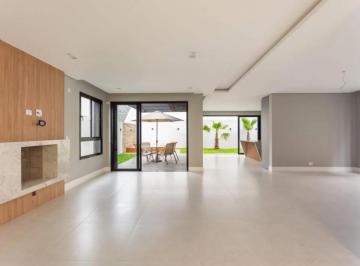 Casa de 3 quartos, Mogi das Cruzes · Casa com 250 m² e 3 quartos à venda em Vila Lavínia
