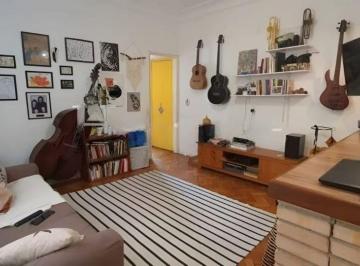 Apartamento de 2 quartos, Rio de Janeiro · Charmoso apto na transversal Clarice Índio do Brasil. Sala, cozinha americana,2 Qtos +Dependências!