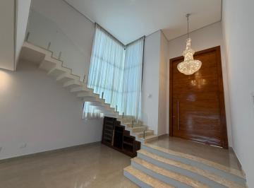 Foto 01 · Imperdível Casa em Condomínio à Venda - 4 quartos, 4 suítes, 2 salas, 6 banheiros, 4 vagas de garage