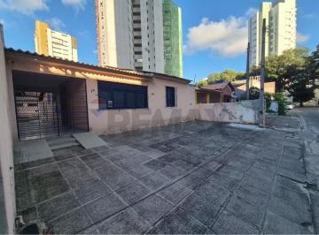Comercial · 221m² · 4 Vagas · Otima casa em rua tranquila