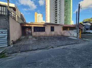 Comercial · 221m² · 4 Vagas · Otima casa em rua tranquila