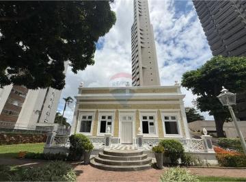 Apartamento · 245m² · 4 Quartos · 4 Vagas · Apartamento amplo e sofisticado no Edifício Meyer Mesel, em Apipucos