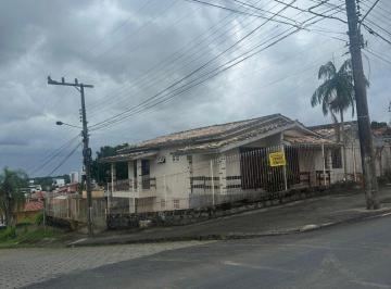 Casa de 4 quartos, Criciúma · Casa com 4 quartos e 227 m² à venda no Centro de Criciúma