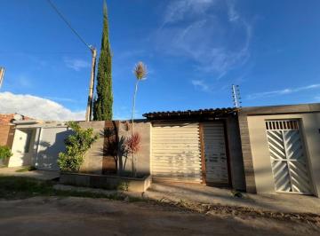 Casa de 3 quartos, Gravatá · Casa a venda fora de condominio em Gravatá-PE