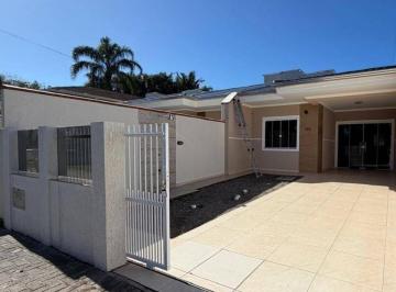 Casa · 90m² · 3 Quartos · 2 Vagas · Casa com 03 Quaros a 450 Metros da Praia no Balneário Cambiju em Itapoá Sc