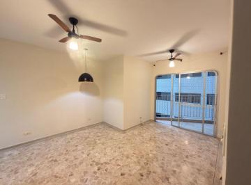 Apartamento de 1 quarto, Santos · 01 dormitório, varanda e vaga demarcada em frente o mar