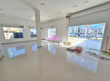Comercial · 111m² · Sala em Centro, Caraguatatuba/SP de 111m² para locação R$ 6.000,00/mes