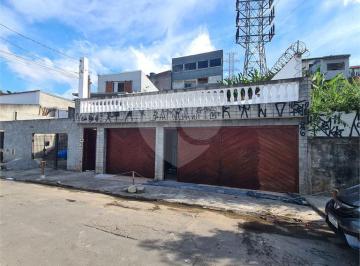 Casa · 250m² · 3 Quartos · 4 Vagas · Casa térrea com 3 quartos para locação em Jardim maria rita - SP