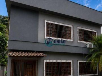 Casa · 250m² · 5 Quartos · 4 Vagas · Casa em São Francisco, Niterói/RJ de 250m² 5 quartos à venda por R$ 901.000,00