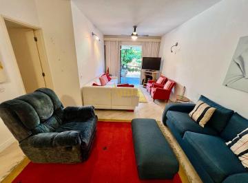 Apartamento · 126m² · 4 Quartos · 1 Vaga · Apto Reformado 5 Dorms na Enseada a 250m da Praia