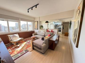 Apartamento · 82m² · 2 Quartos · 1 Vaga · Apto reformado no coração do Menino Deus