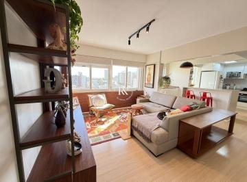 Apartamento · 82m² · 2 Quartos · 1 Vaga · Apto reformado no coração do Menino Deus