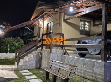 Casa · 160m² · 3 Quartos · 3 Vagas · Casa em Gravatá com Piscina e 160m² em Rua Pública