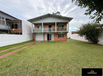 Casa · 130m² · 7 Quartos · 2 Vagas · Casa 7 dormitorios á venda em Tramandaí | Bairro Centro