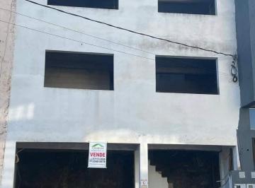 Casa · 80m² · 2 Quartos · 2 Vagas · Imóvel Comercial