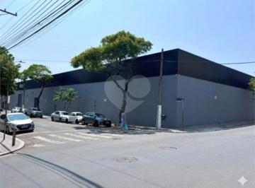 Comercial · 3300m² · Galpão à venda em Cambuci - SP
