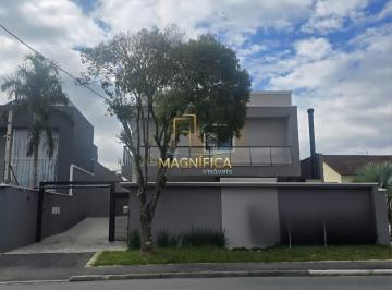 Casa · 141m² · 3 Quartos · 2 Vagas · Sobrado com 3 Suites, 2 vagas, Xaxim.