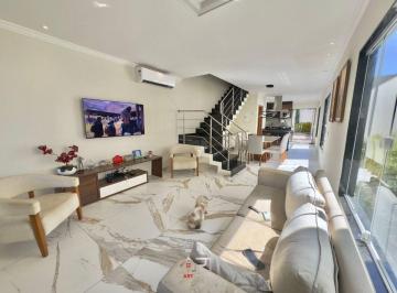 Casa de 3 quartos, Vila Velha · MRCA0530 - Oportunidade de casa em Interlagos, PORTEIRA FECHADA, 207m2, 3 quartos, 1 suíte, 2 vagas.