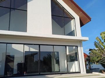 Casa · 290m² · 6 Quartos · 2 Vagas · CASA A VENDA EM CONDOMÍNIO FECHADO NA CIDADE DE BANANEIRAS / PB