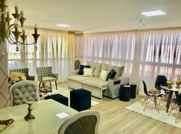 Apartamento · 137m² · 3 Quartos · 2 Vagas · VENDO APARTAMENTO COM 3 QUARTOS, FRENTE MAR, PORTEIRA FECHADA TODO REFORMADO NO BAIRRO PONTA DE CAMP