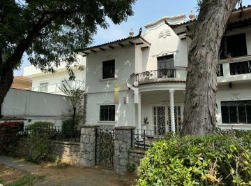 Casa · 486m² · 4 Quartos · 6 Vagas · casa para reforma no Jardins
