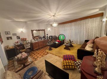 Casa · 218m² · 3 Quartos · 3 Vagas · Casa ampla e confortável no Bosque da Saúde, a apenas 7 minutos do Metrô Alto do Ipiranga.