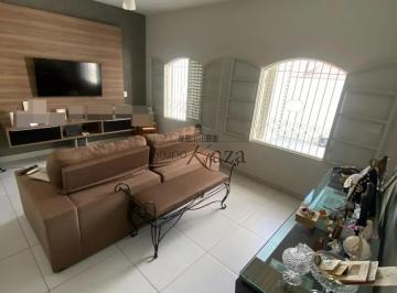 Casa · 220m² · 3 Quartos · 3 Vagas · Oportunidade - Casa - Jardim Satélite - 3 Dormitórios - 250m².