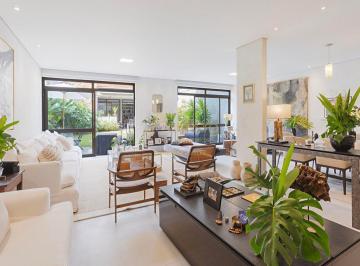 Casa · 419m² · 3 Quartos · 3 Vagas · Casa totalmente reformada com 3 suítes no Jardim dos Estados