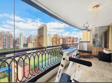 Apartamento · 119m² · 3 Quartos · 3 Vagas · Sofisticação e Conforto no Melhor de Moema Pássaros - Vila Uberabinha