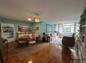 Apartamento · 120m² · 2 Quartos · 1 Vaga · Apartamento amplo com 120 m², 2 dormitórios e vaga de garagem em edifício tradicional