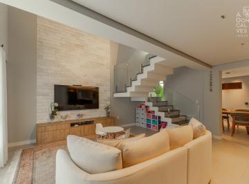 Casa · 293m² · 4 Quartos · 4 Vagas · Casa em Condomínio, 04 Suítes, 04 Vagas, Churrasqueira a Carvão, Santa Felicidade, Curitiba.