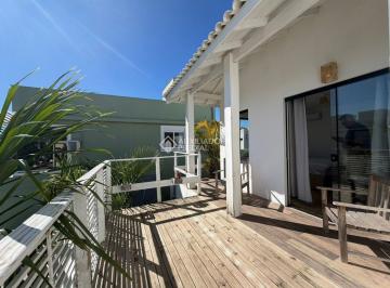 Casa · 120m² · 3 Quartos · 2 Vagas · Casa na Jabuticabeiras com ampla sacada