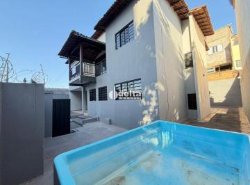 Casa · 300m² · 5 Quartos · 3 Vagas · Casa residencial com 5 quartos sendo 3 suítes disponível para locação no bairro Tubalina em Uberlând