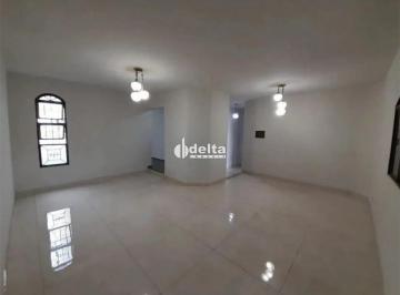 Casa · 300m² · 3 Quartos · 5 Vagas · Casa com 3 quartos sendo 1 suíte disponível para venda no bairro Vigilato Pereira em Uberlândia-MG