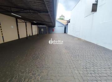 Comercial · 400m² · 10 Vagas · Galpão disponível para locação no bairro Centro em Uberlândia-MG