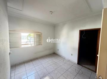 Apartamento · 90m² · 3 Quartos · Apartamento com 3 quartos sendo 1 suíte disponível para locação no bairro Centro em Uberlândia-MG